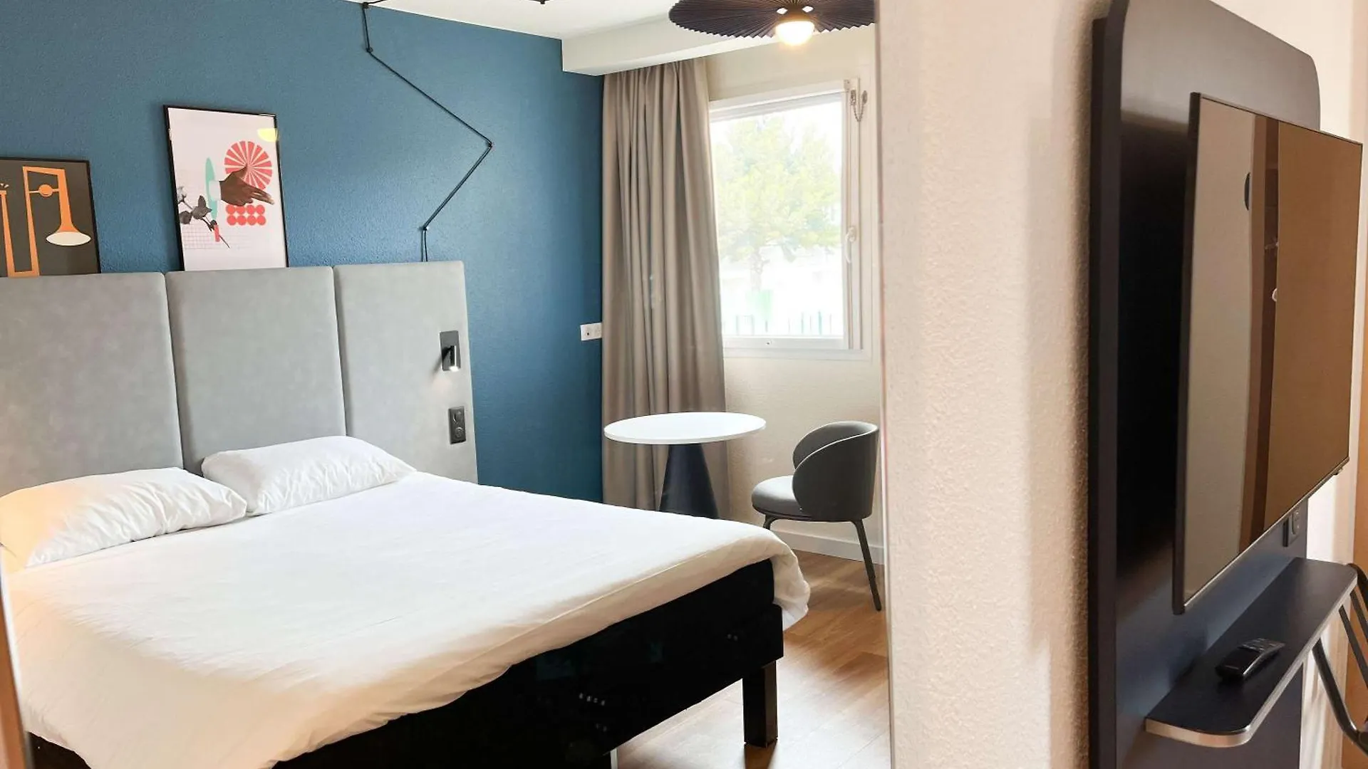 Ibis Martigues Centre Hotel