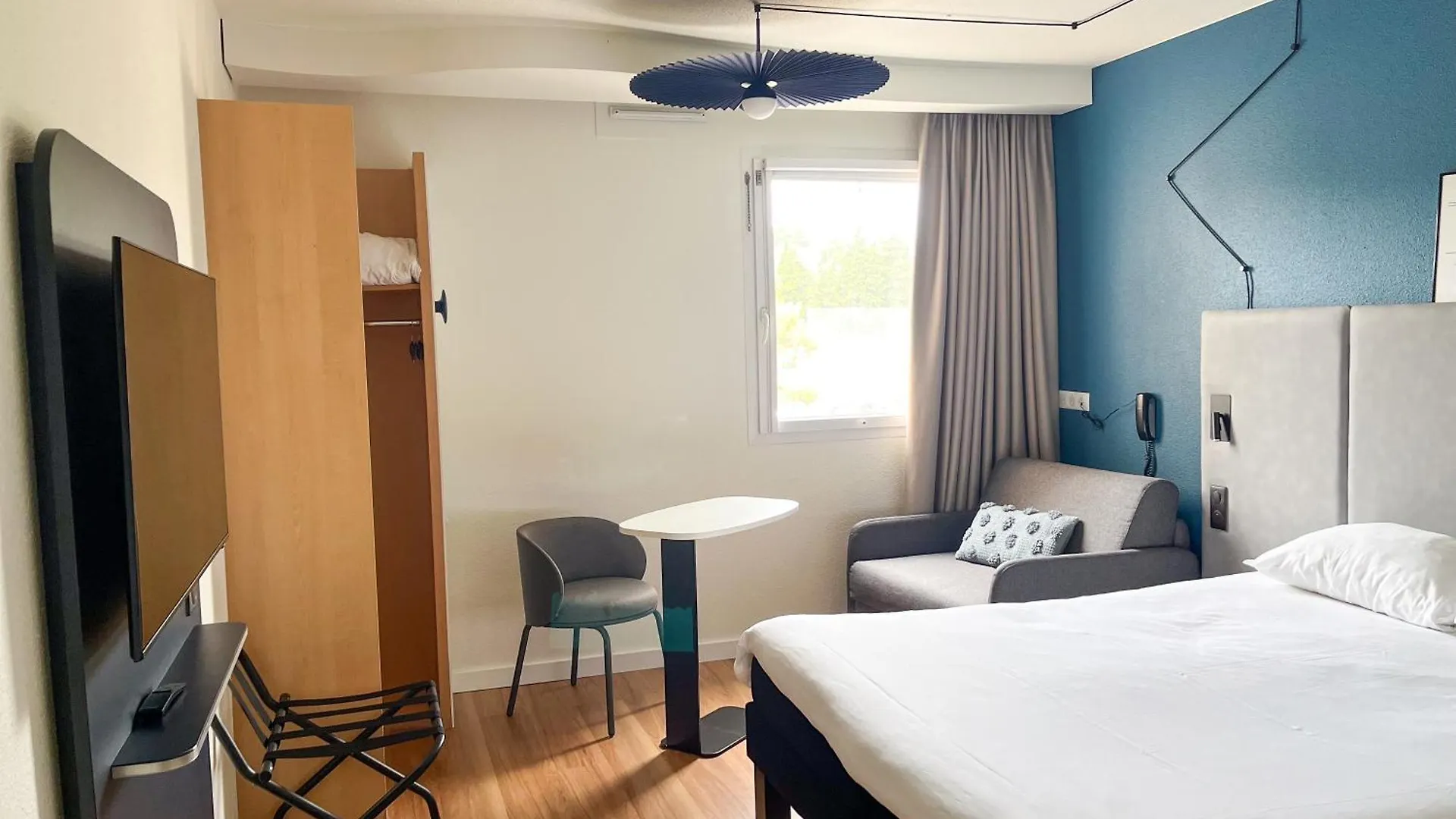 Ibis Martigues Centre Hotel