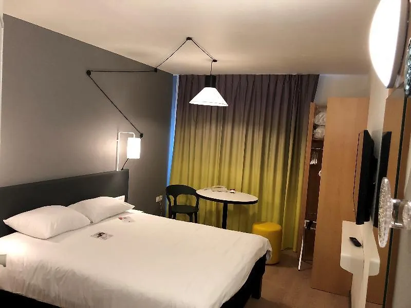 Ibis Martigues Centre Hotel