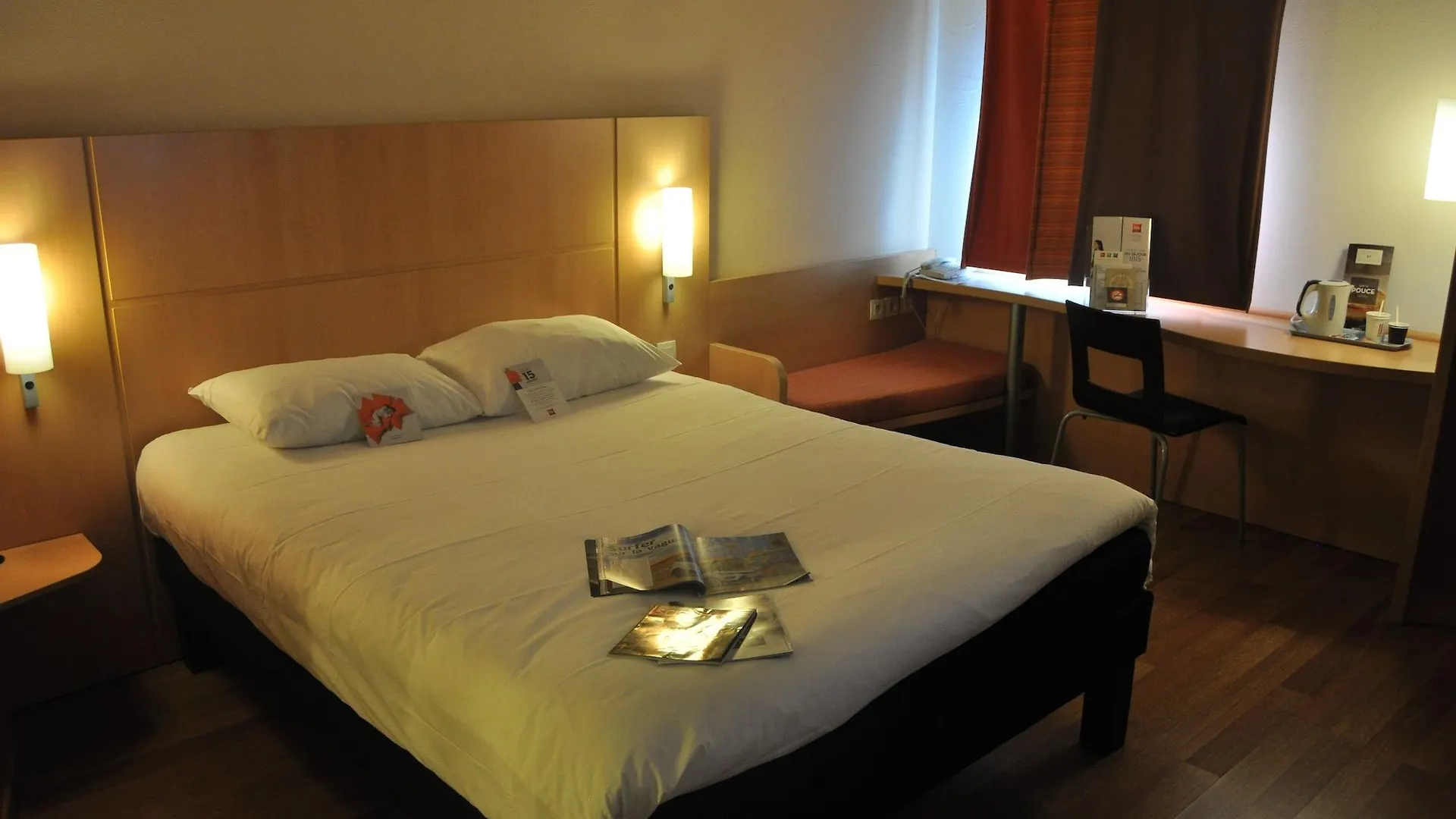 Hotel ibis Martigues Centre 3*,  France