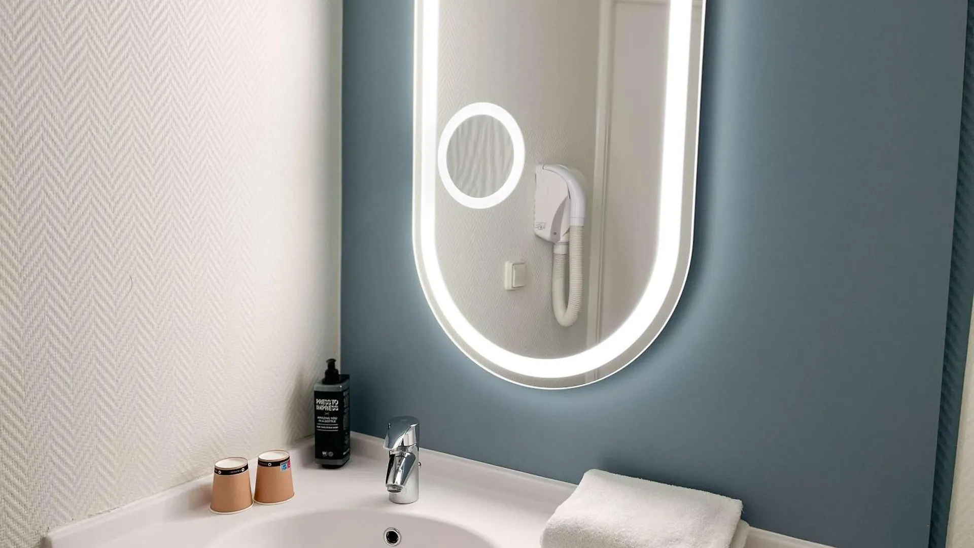 Hotel ibis Martigues Centre 3*,  France